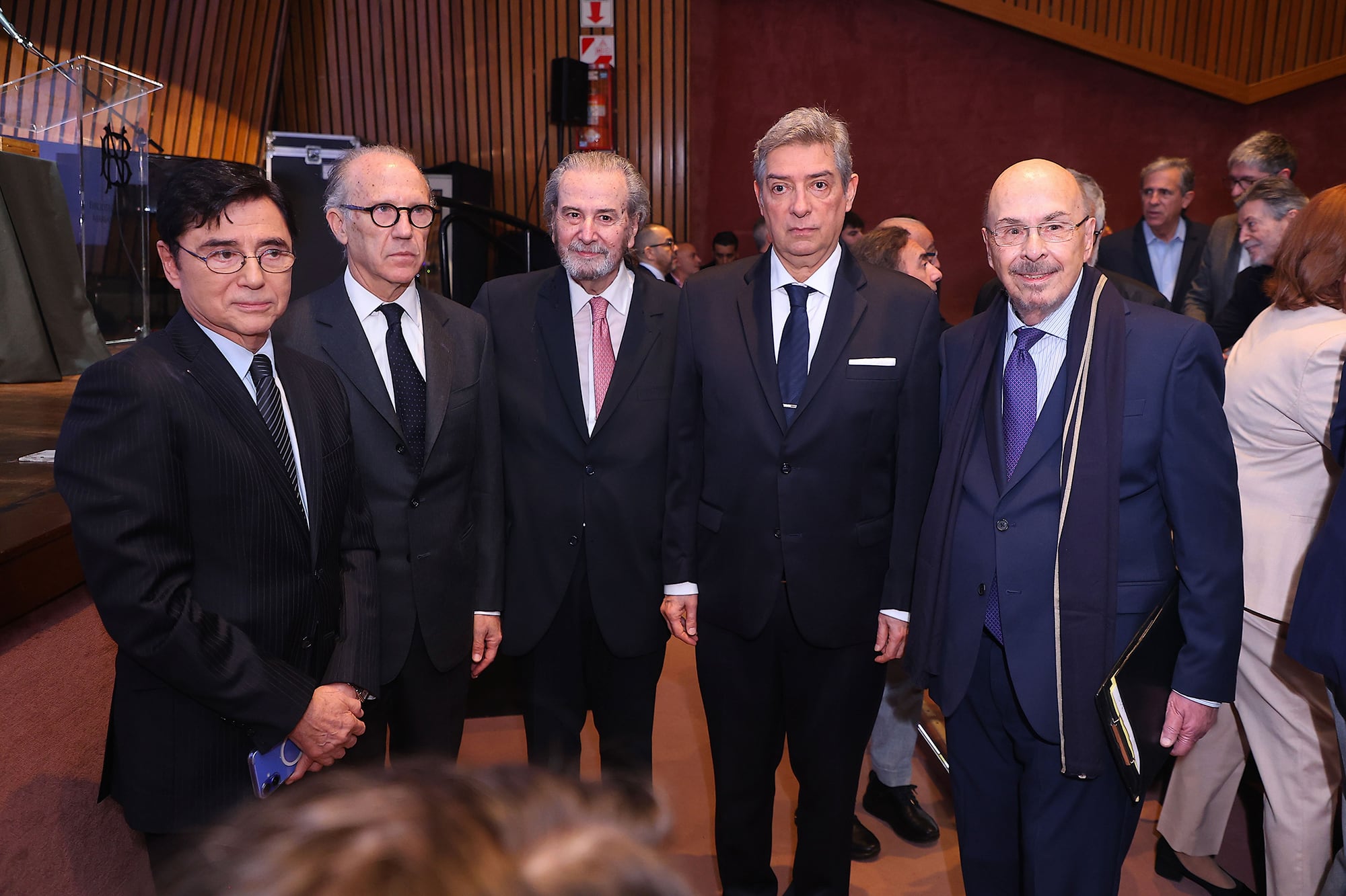 En fotos. El Dr. Juan Carlos Maqueda recibió la Pluma de Honor de la Academia Nacional de Periodismo 55 Jorge Fontevecchia, los jueces Carlos Fernando Rosenkrantz y Horacio Rosatti, y Joaquin Morales Solá, en la distinción a Juan Carlos Maqueda