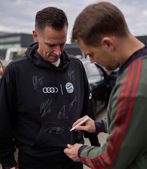 El capitán Manuel Neuer optó por el Audi Q8 SUV TFSI e-quattro