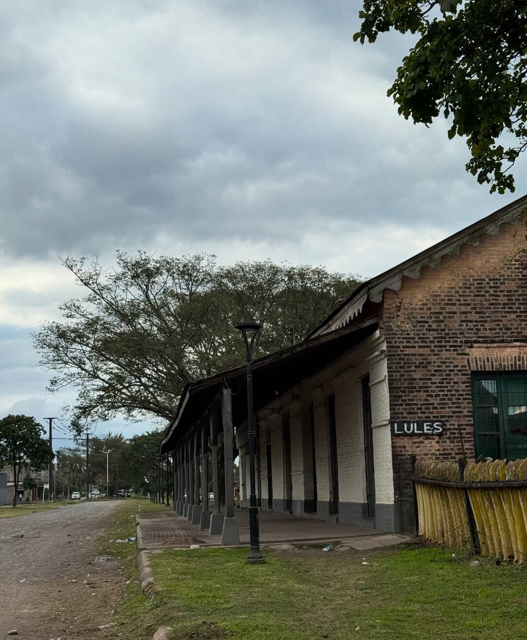 En el Día del Padre, Julieta Ortega compartió un álbum de fotos de su recorrida por el hogar de su padre en Lules, provincia de Tucumán