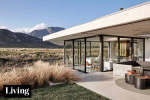 Tras siete años de vivirla, reformó su vieja casa de veraneo en una bella, práctica y muy bien protegida del clima