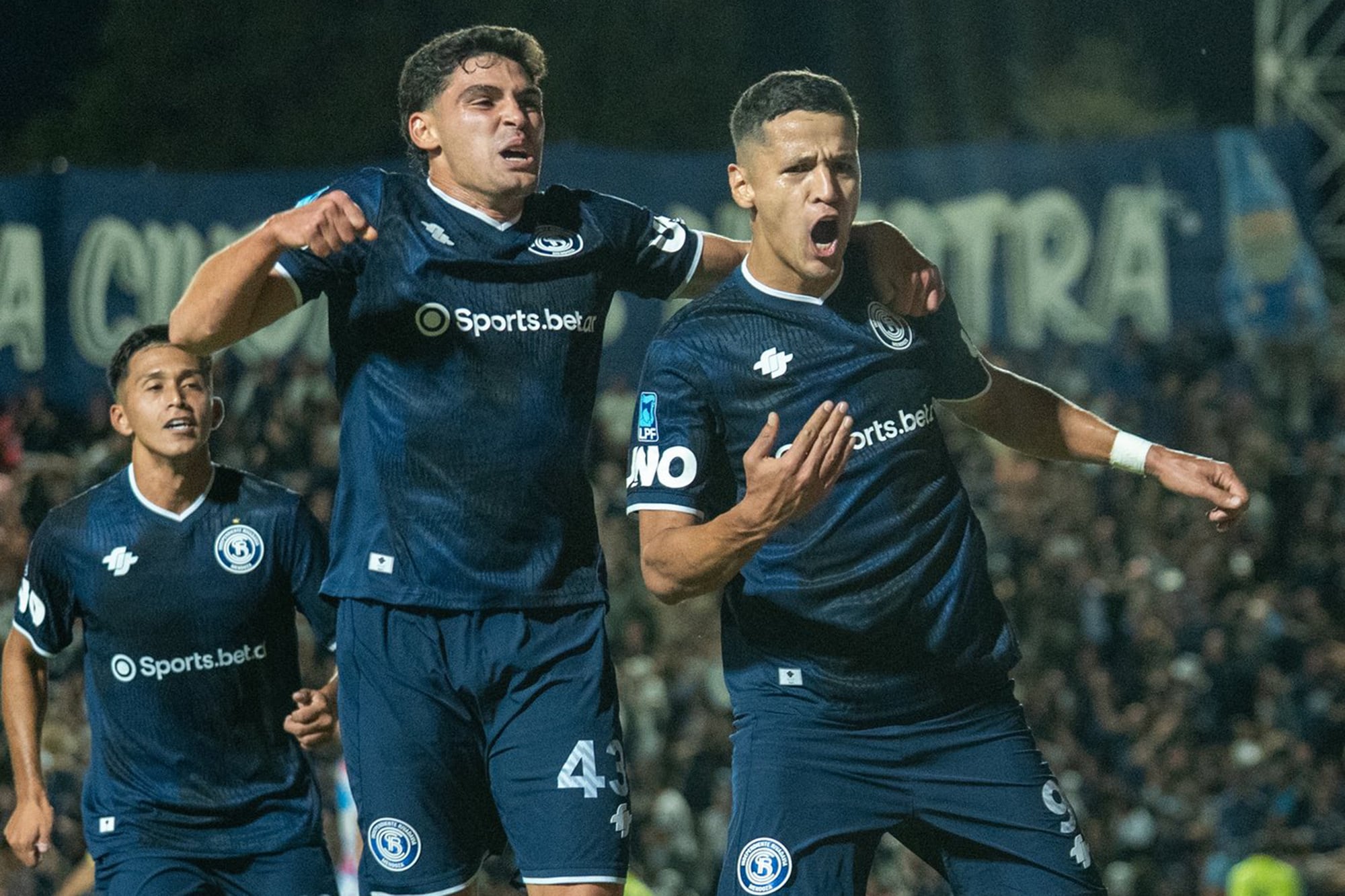 Independiente Rivadavia aprovechó su momento, sentenció el partido y dejó a Ángel Di María en el banco