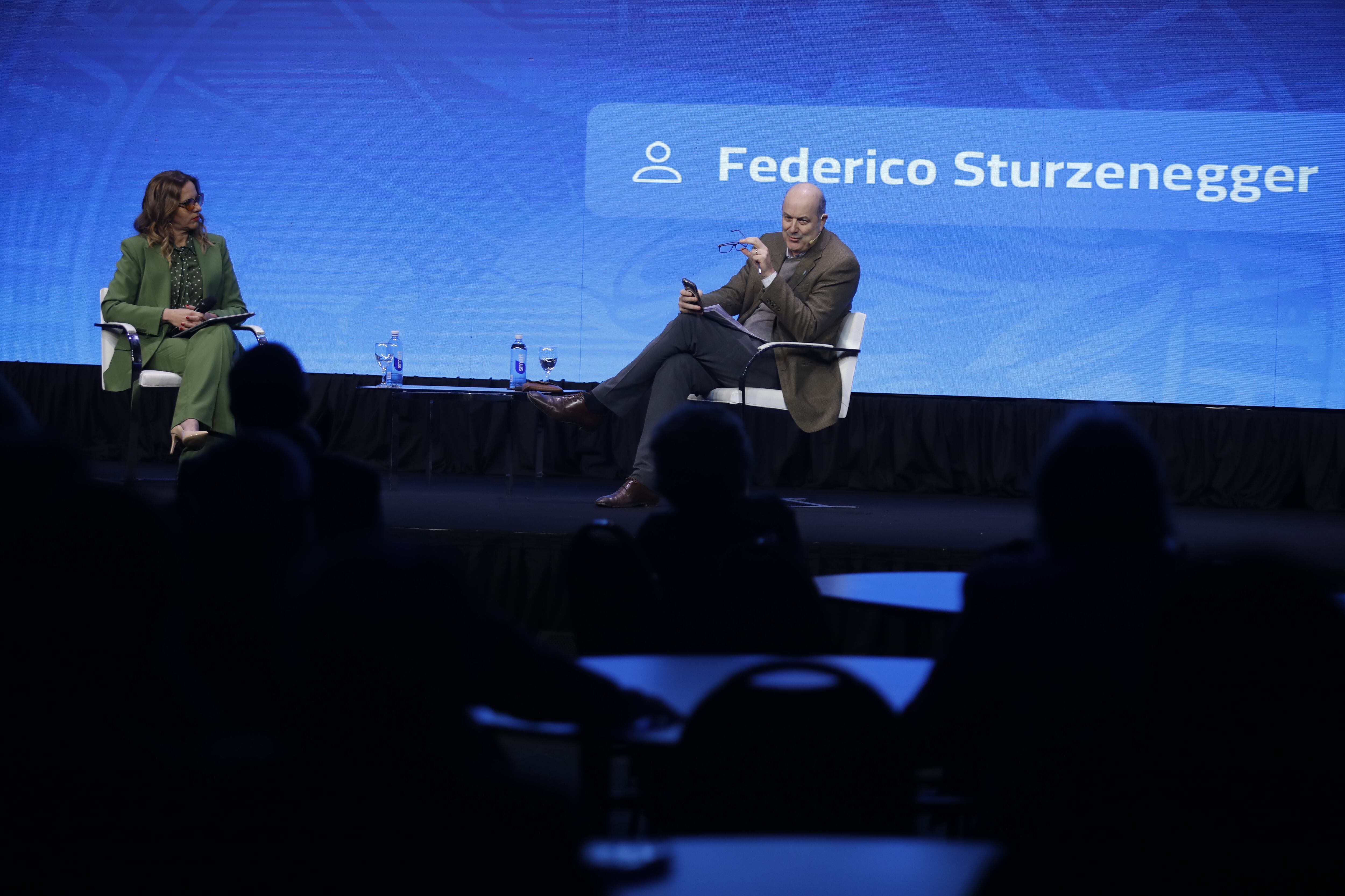 El ministro Federico Sturzenegger, autor intelectual de varios de los decretos delegados