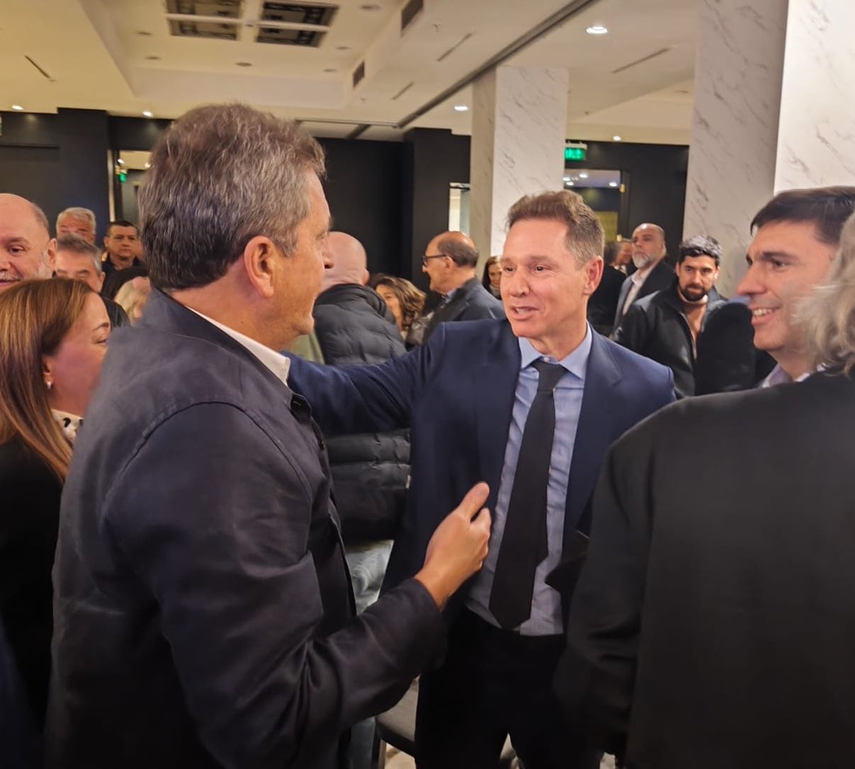 Sergio Massa y el banquero Jorge Brito coincidieron en un homenaje a De la Sota que reunió a dirigentes del peronismo