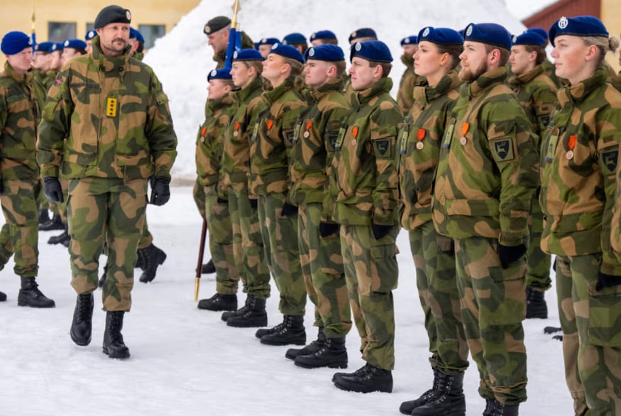 Ingrid Alexandra con uniforme militar