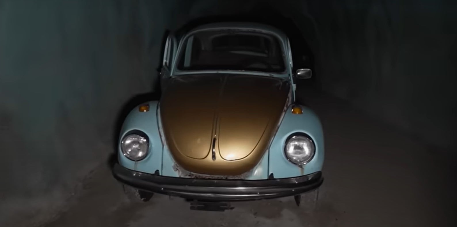 El primer vehículo que se encontró en la mina el Volkswagen Beetle