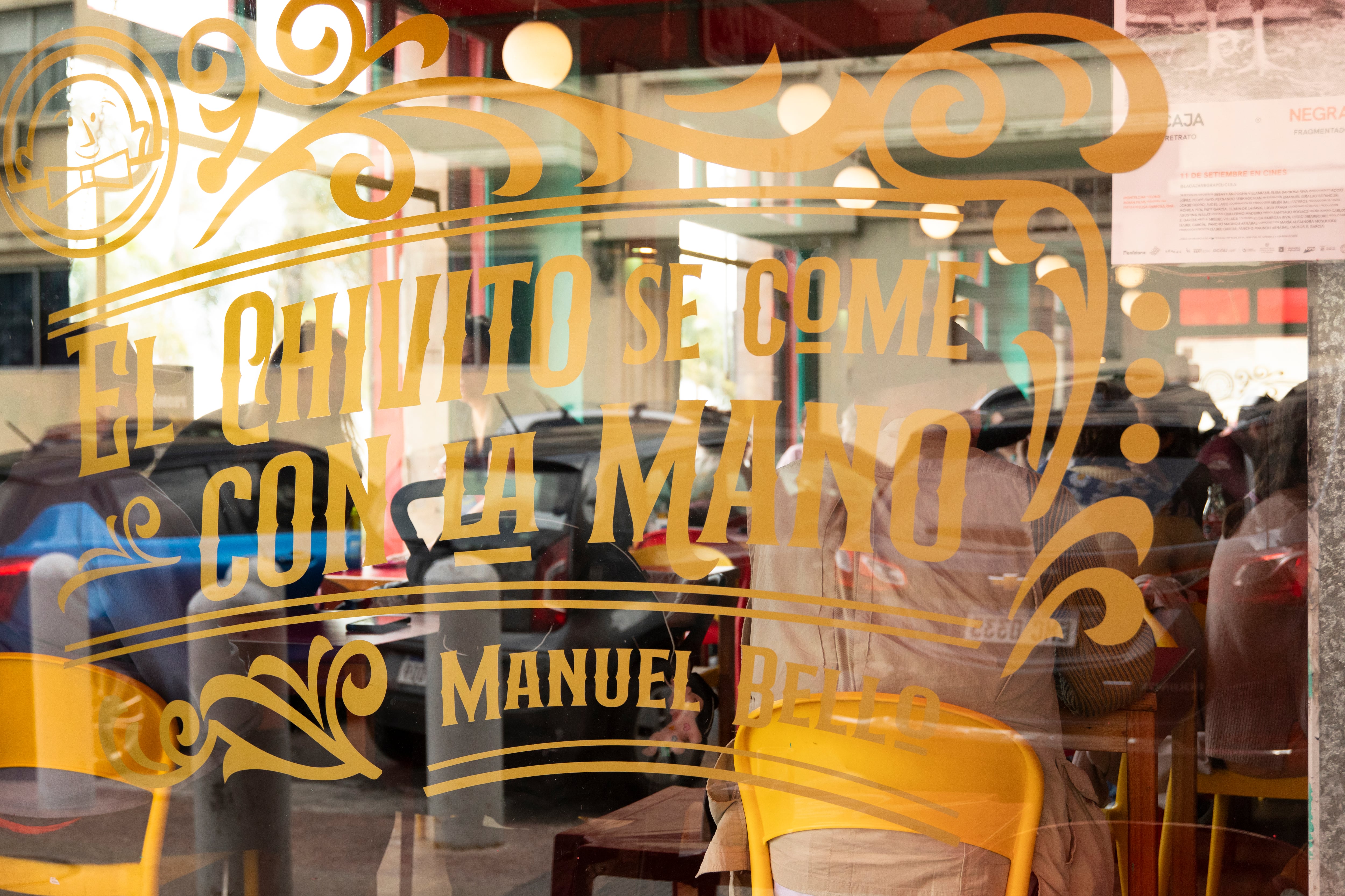 “El chivito se come con la mano”, lema del emblemático Bar Tinkal