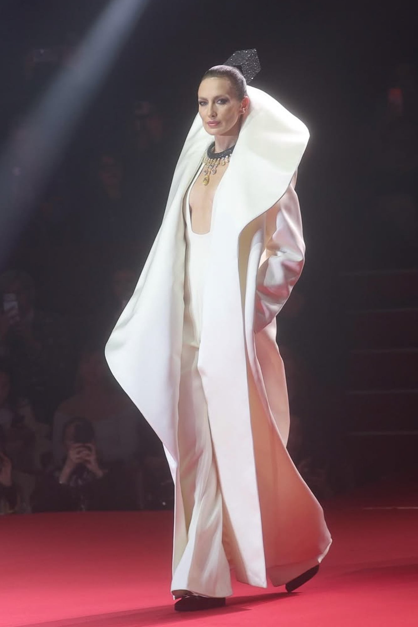 Nieves Álvarez fue una de las diosas que desfiló la nueva colección de Stéphane Rolland