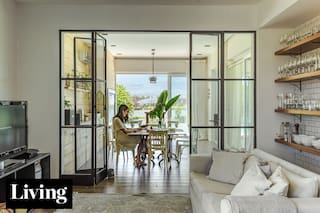 Te mostramos 27 ejemplos para usar el vidrio repartido como cerramiento o divisor de ambientes