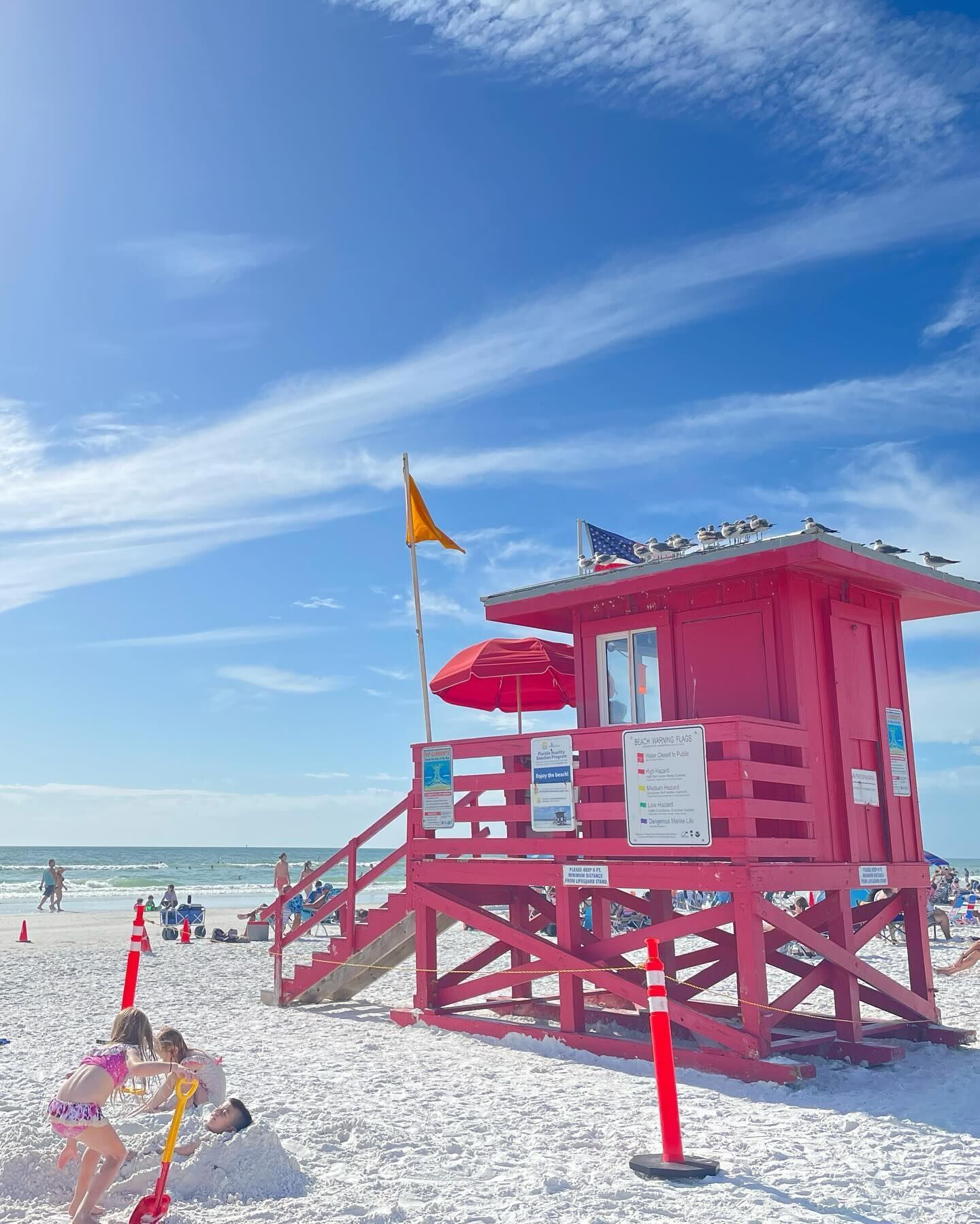 Siesta Beach destaca por su arena de cristal de cuarzo blanca y suave