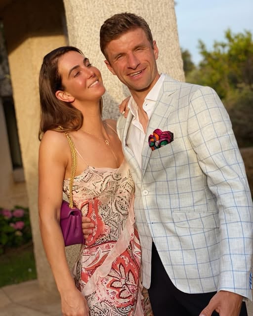 Tras 17 años juntos, Thomas Müller se separó de su esposa