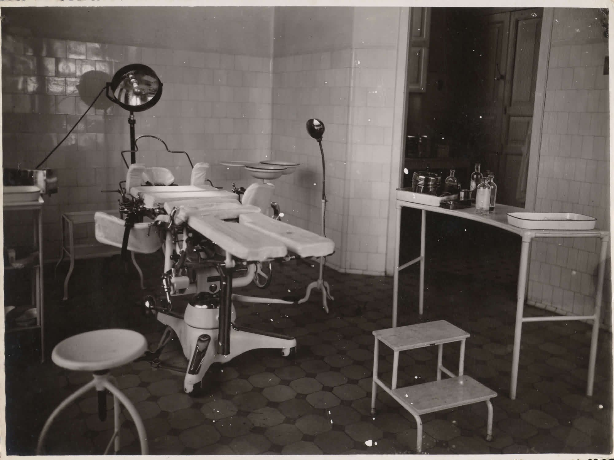 Una historia de exterminio: el Hospital Colônia de Brasil, donde murieron 60.000 personas por frío, hambre y enfermedades 14 Sala quirúrgica de Barbacena (Foto: Archivo Público Mineiro)