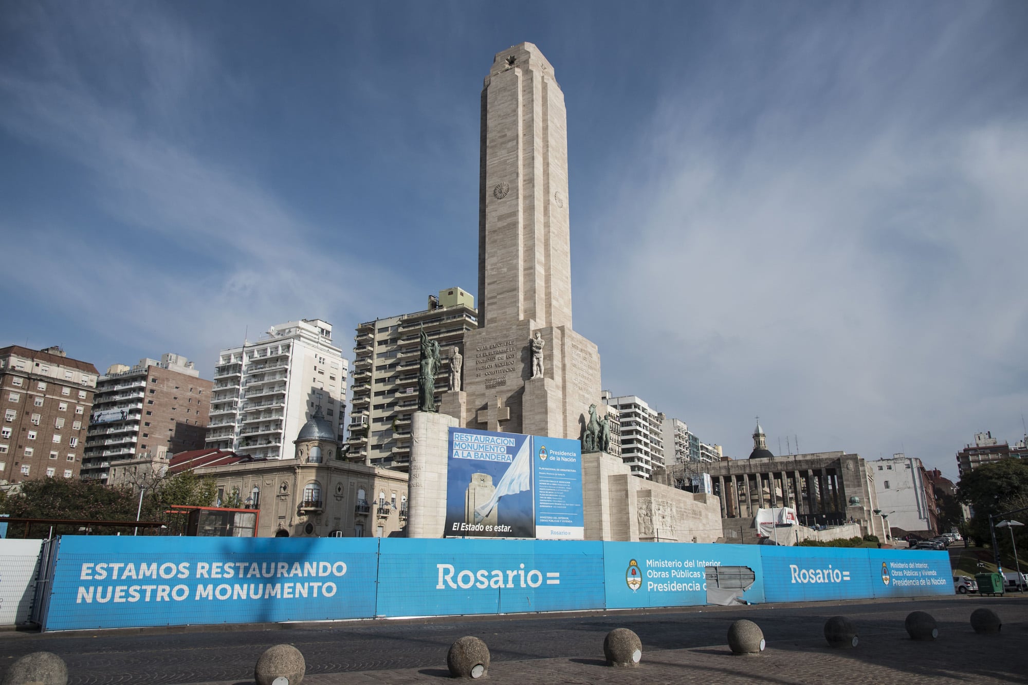 Los retrasos en las obras nacionales en el Monumento a la Bandera fueron motivo de reiteradas quejas los 20 de junio
