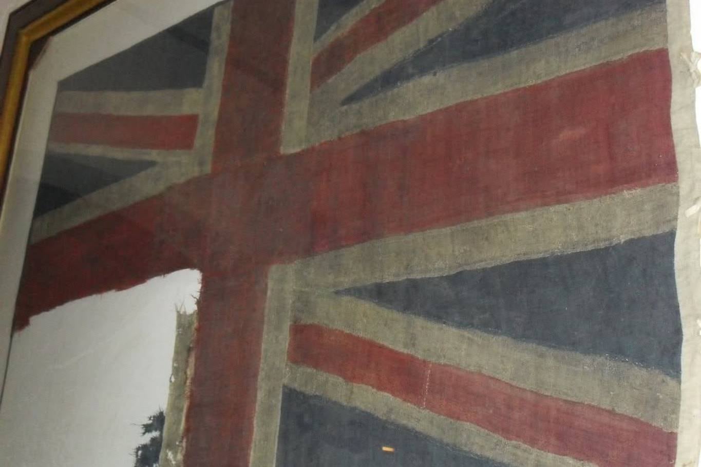 La toma del Justine. La hazaña de Güemes durante las invasiones inglesas: rindió a la marina británica con una carga de caballería 12 La bandera que algunos historiadores señalan como la que tomó Güemes en el Justine se encuentra actualmente en la Basílica de Nuestra Señora del Rosario