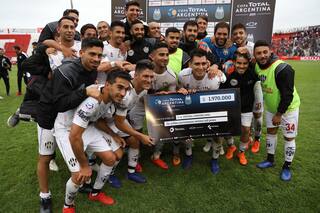 Pequeñas historias de una Copa Argentina que hace fuertes a los débiles