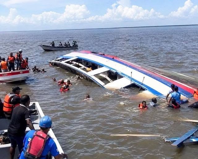 Un ferry se hundió en minutos frente a Guyana con más de un centenar de pasajeros: al menos 41 muertos