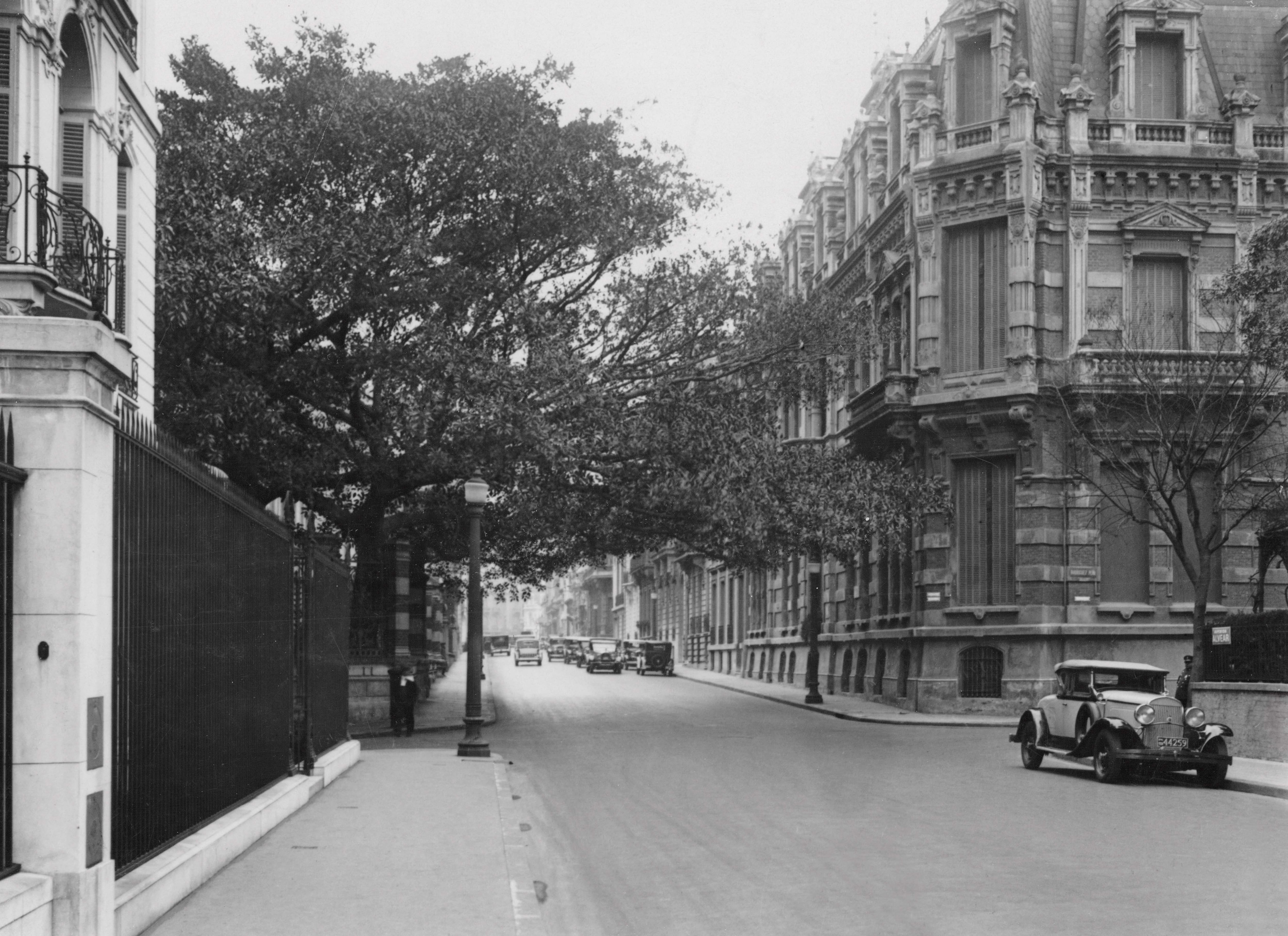 El palacio Casey, aún en pie, en la esquina de Alvear y Rodríguez Peña, hoy sede de las dependencias del Ministerio de Capital Humano.