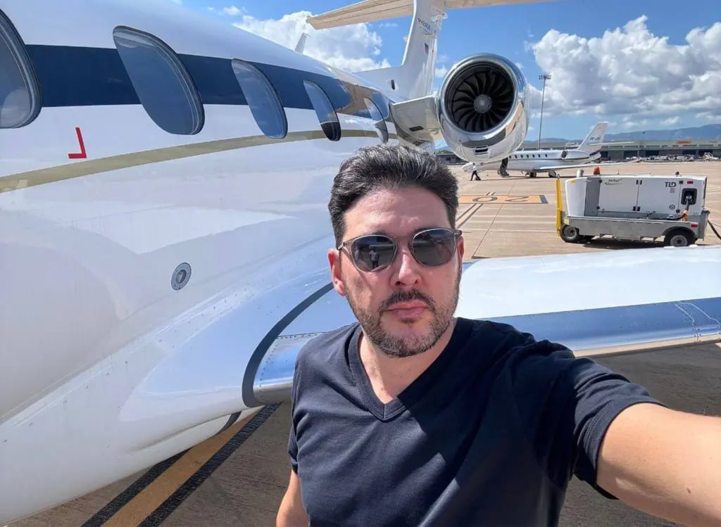 Tyron Birkmeir compró un condominio de lujo en Miami como intermediario y le permitió a su novia quedarse en un departamento sin pagar