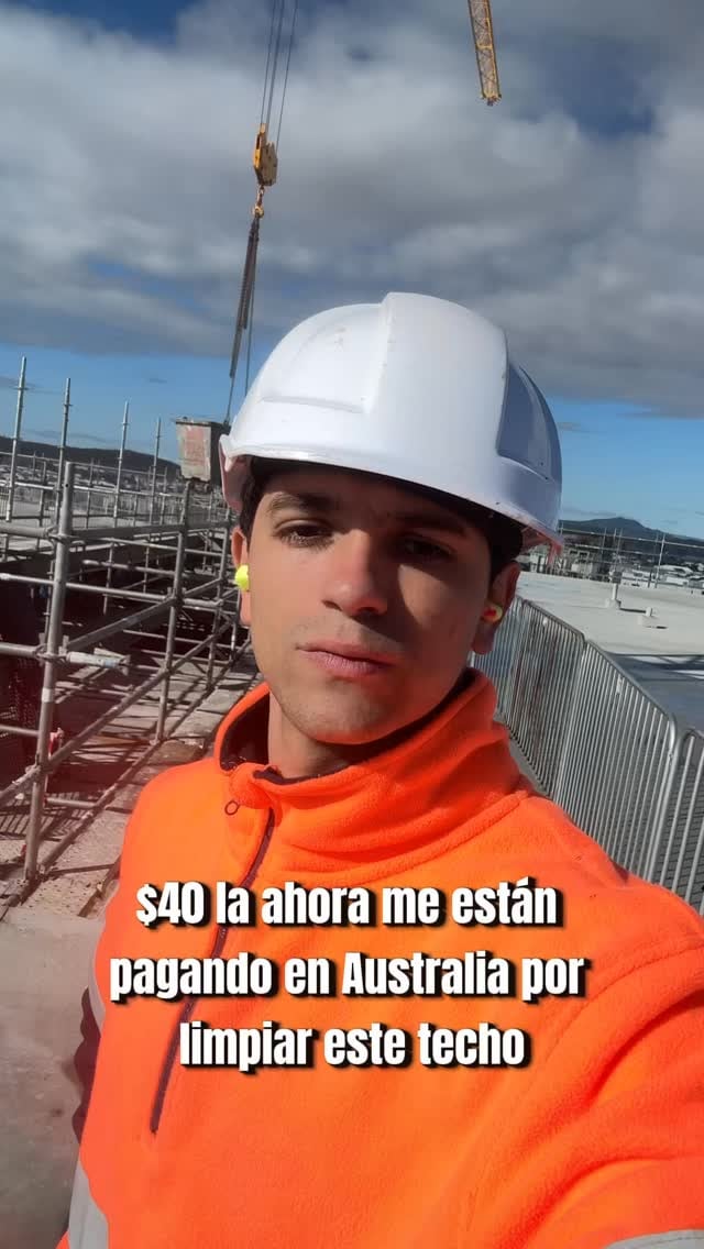 El trabajador cobra 40 dólares por cada hora de trabajo (Captura: Instagram @juarezdylan01)