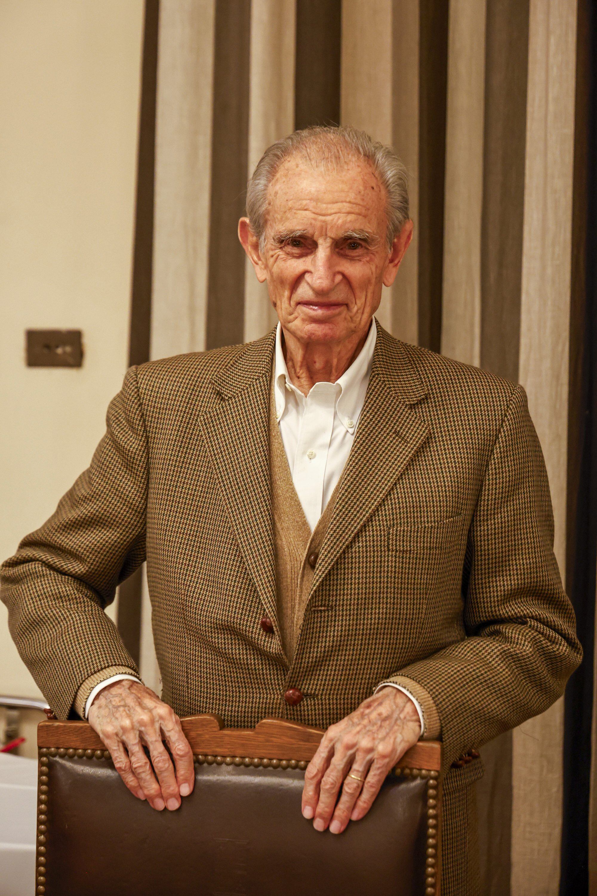 Eugenio Holmberg jugó en la intermedia en aquel torneo en el que CUBA se consagró campeón en todas las categorías, en el año 1965