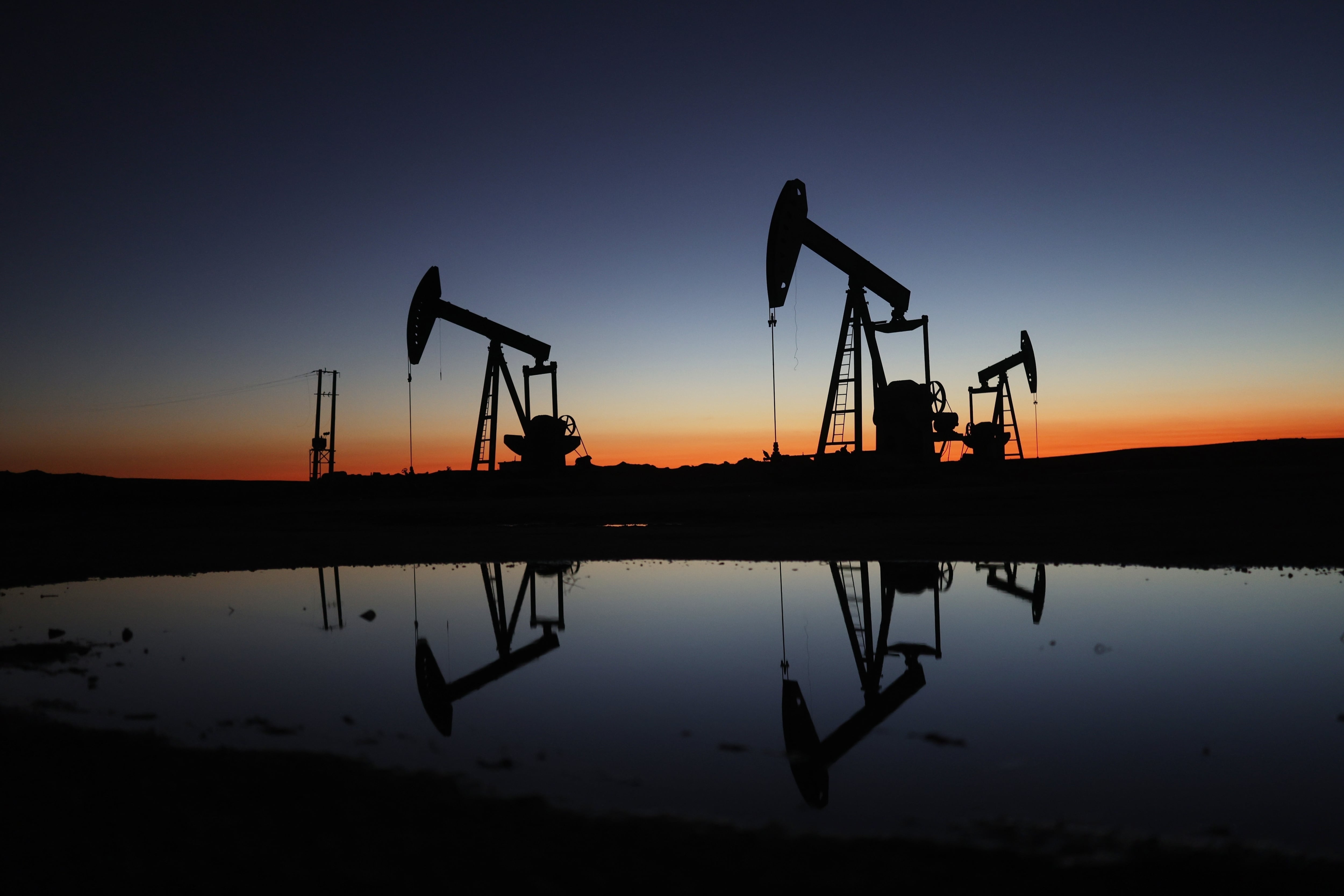 En el marco del conflicto en Medio Oriente, crece la preocupación por el precio del petróleo (AP Foto/Ghaith Alsayed)