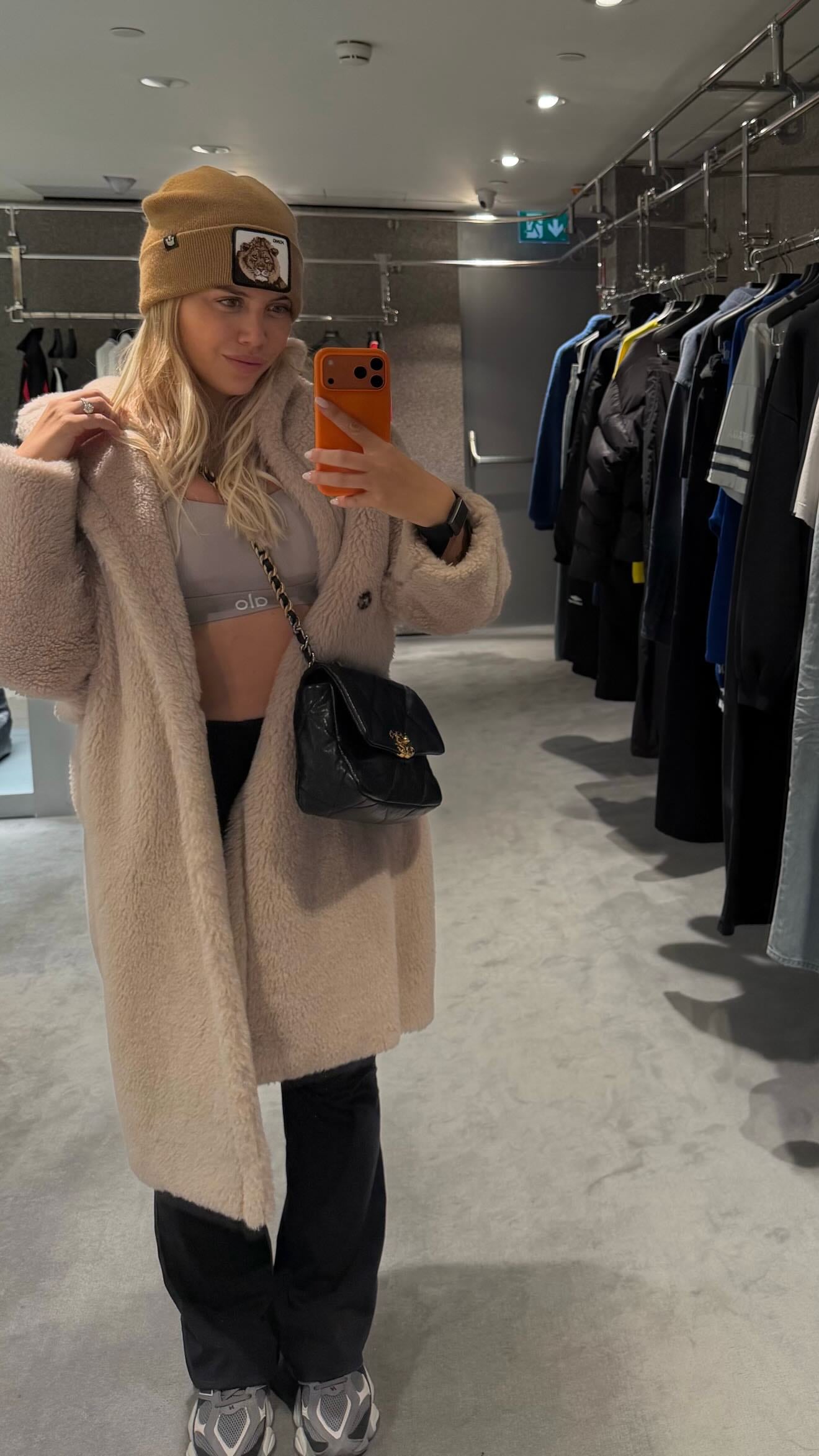 La escapada romántica de Wanda Nara y Martín Migueles a Milán: hotel de lujo, compras y un palito para Mauro Icardi 11 El viaje incluyó paseos, comidas y compras (Foto: Instagram @wanda_nara)