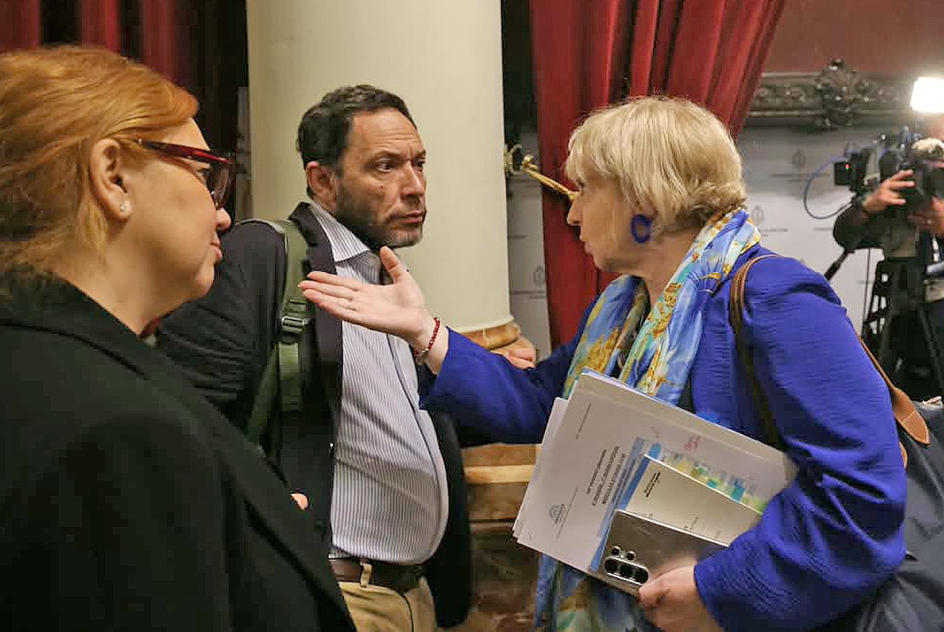 Maximiliano Ferraro, Karina Banfi y la libertaria Silvana Giudici