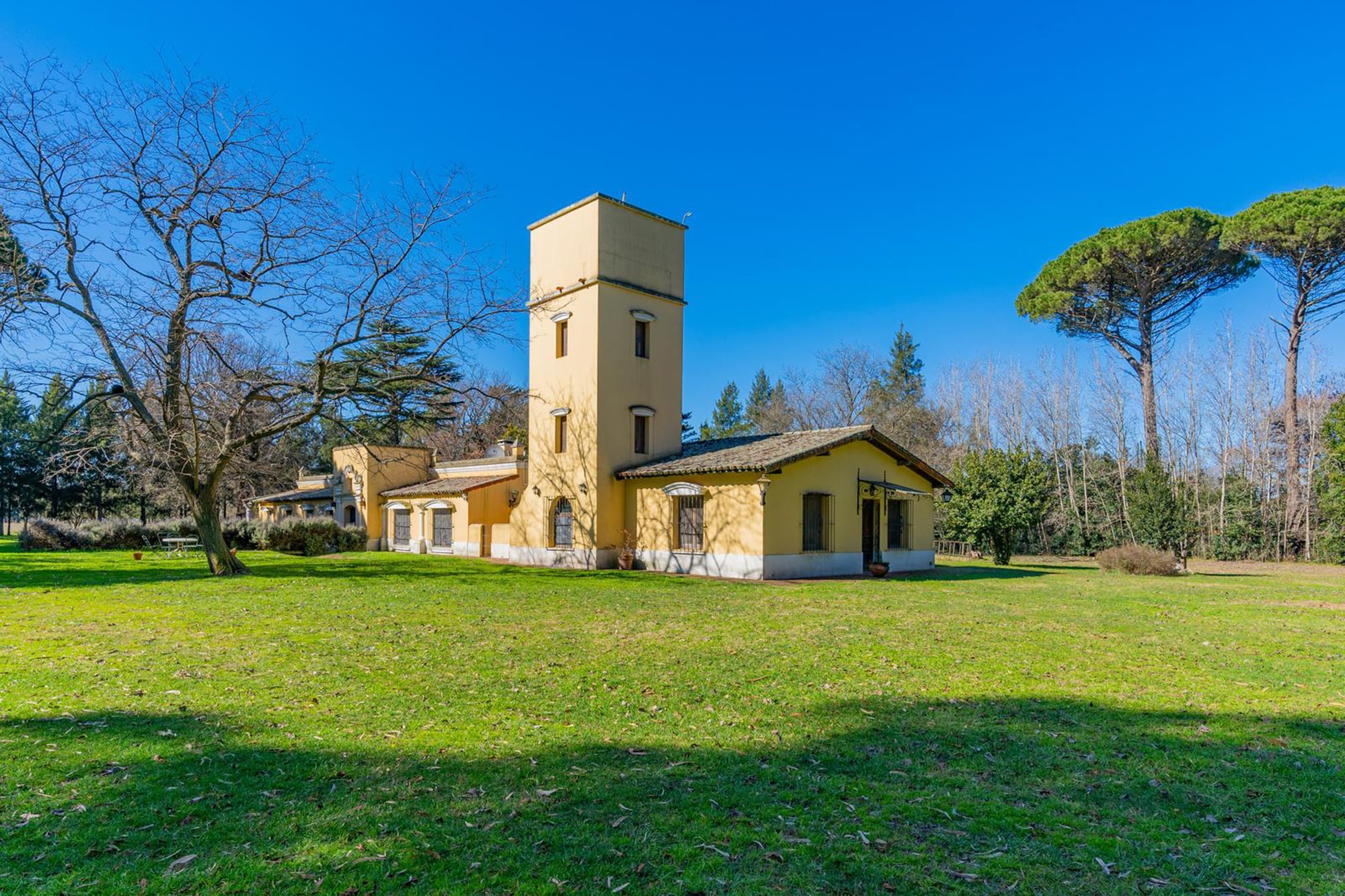 Así se ve la estancia Los Aromos, que nació en 1830 con la construcción de su casco original