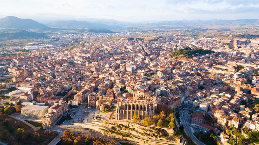 Manresa es una ciudad y municipio español, capital de la comarca del Bages, en la provincia de Barcelona, comunidad autónoma de Cataluña.