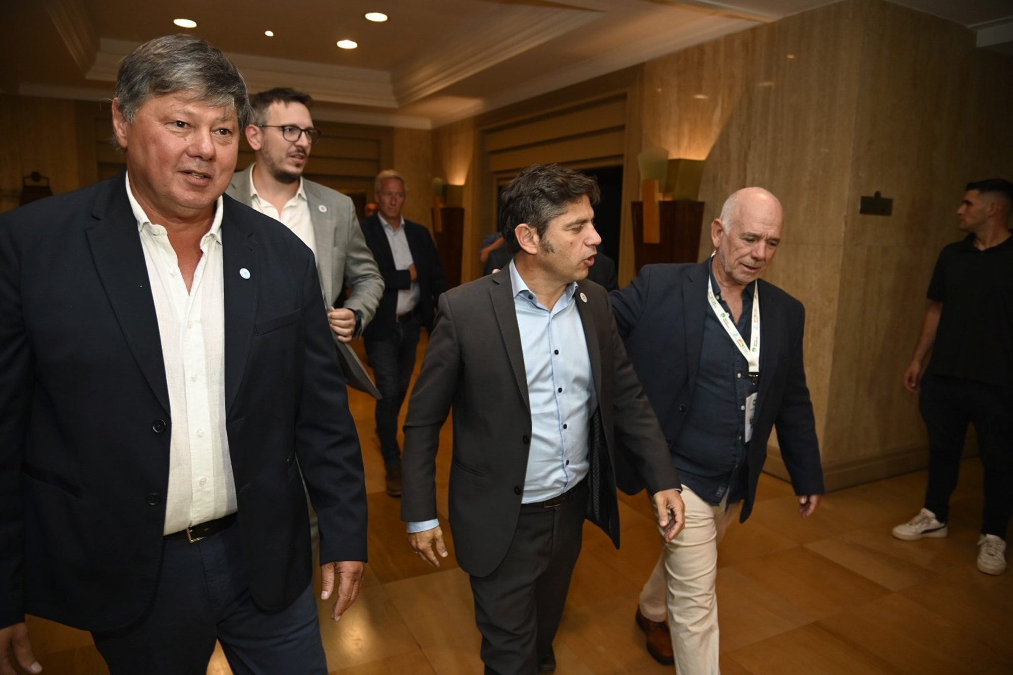 La llegada de Kicillof a la cena
