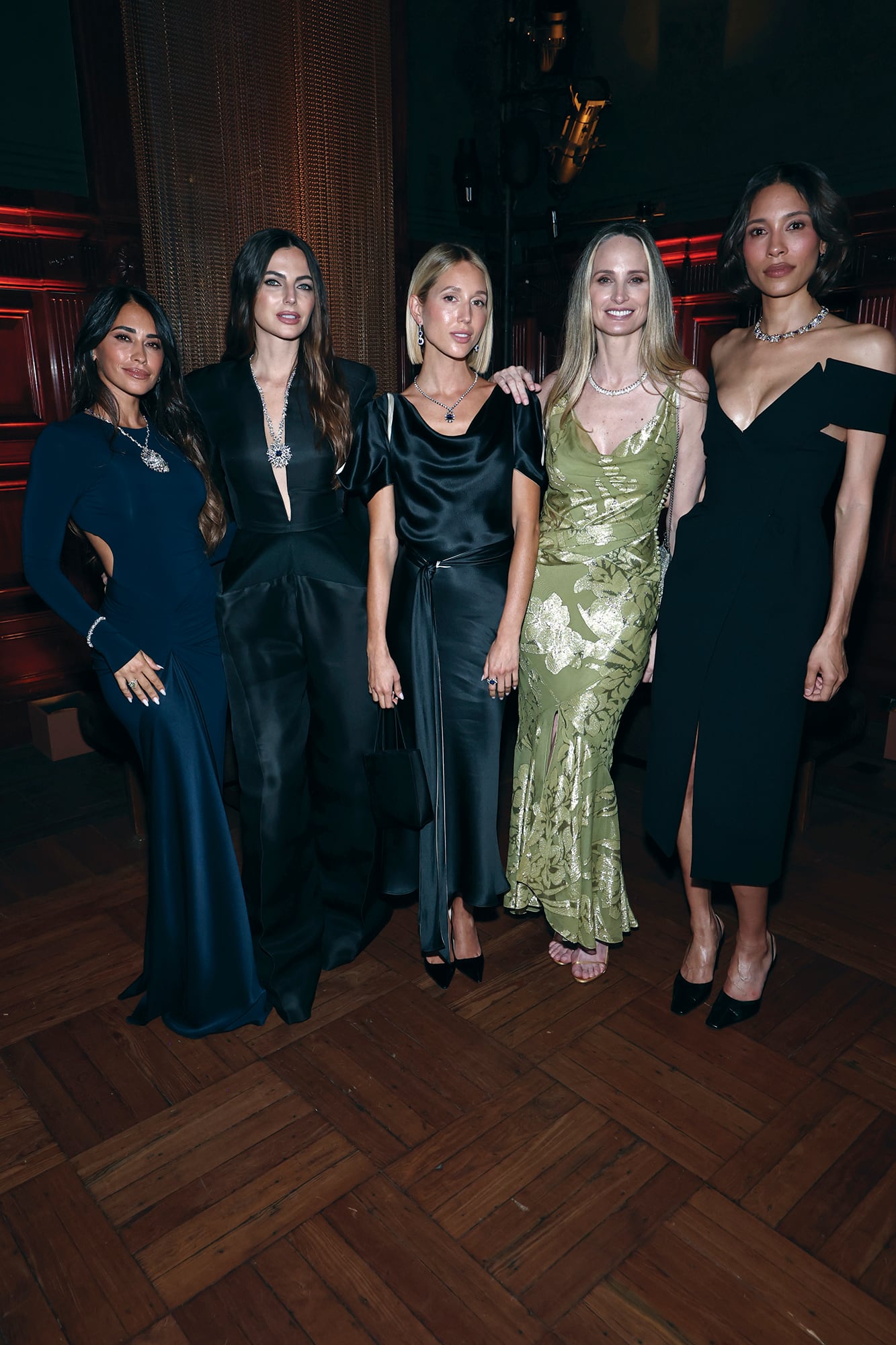 Antonela Roccuzzo, Kelly Piquet (la modelo y novia del
piloto de Fórmula 1 Max Verstappen), Olympia de Grecia,
la socialité y empresaria, Lauren Santo Domingo y la
diseñadora de modas, Tylynn Nguyen