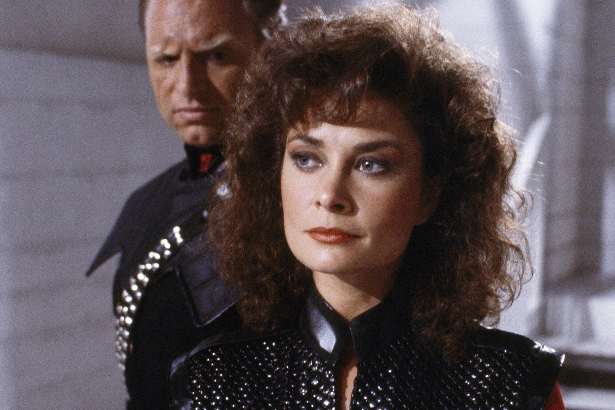 Diana (Jane Badler), la irresistible malvada de V - Invasión extraterrestre