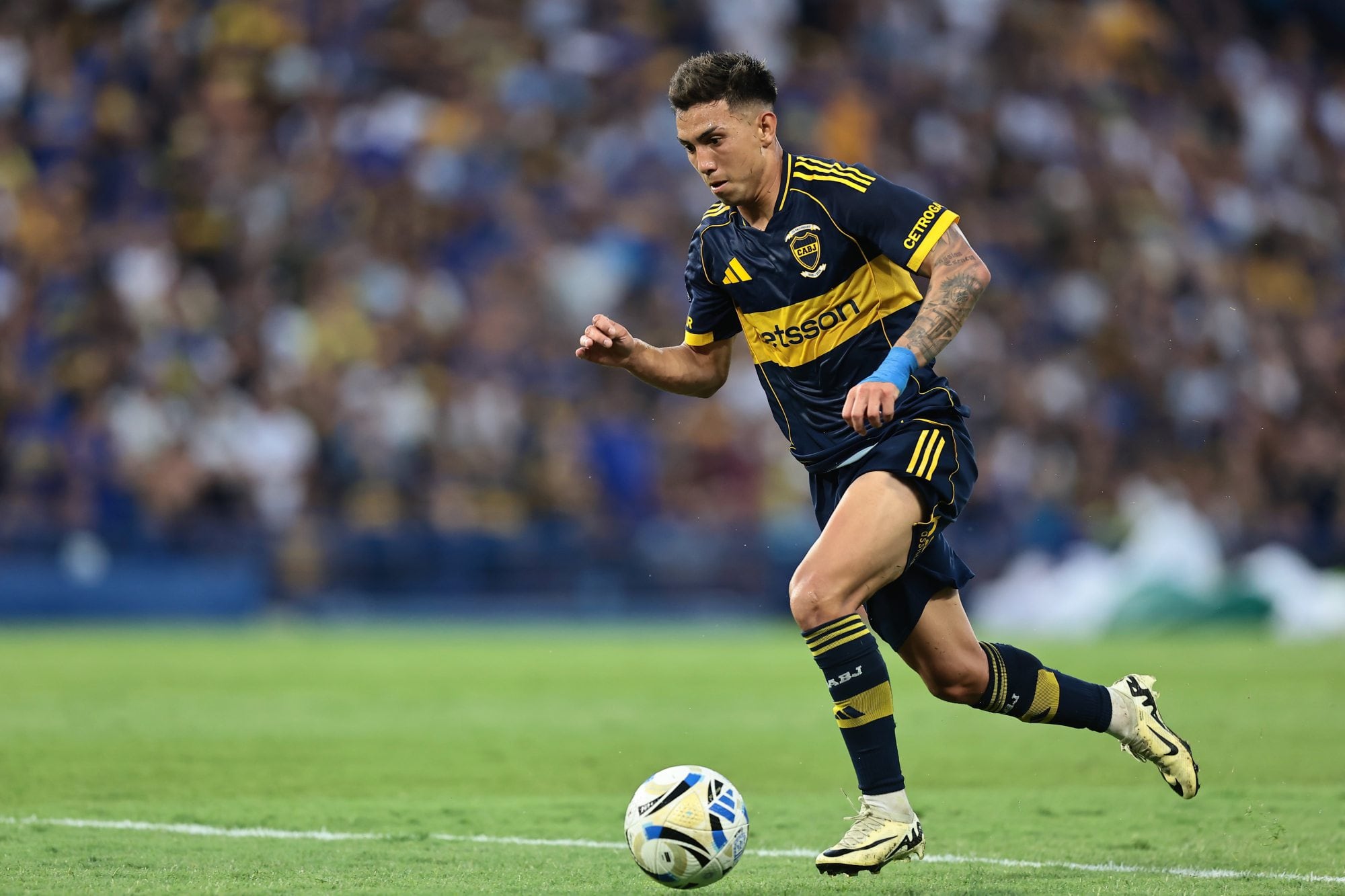 Velasco, algunos movimientos y poco más: todavía sigue lejos del nivel que pretende el hincha de Boca