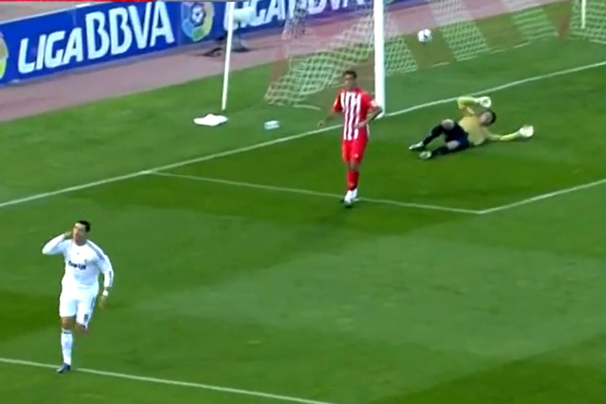 Cristiano le marca un gol a Almería en 2010 y silencia a los hinchas que lo habían hostigado