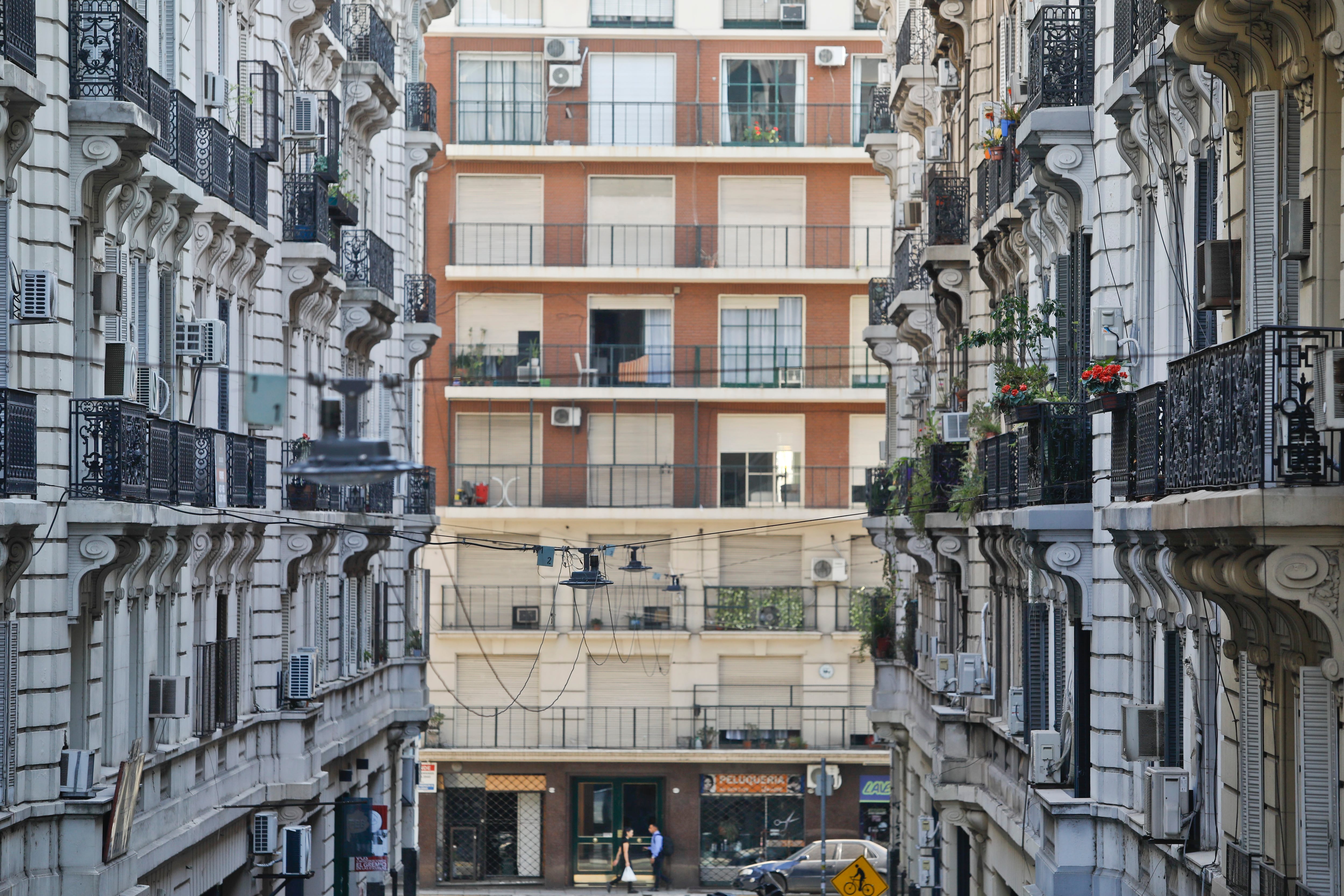 El Pasaje Rivarola se distingue por la simetría en su concepción