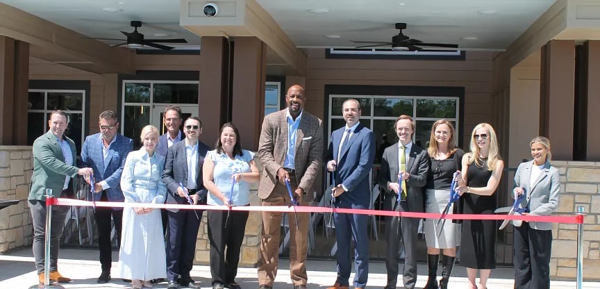 La ciudad de Austin estrena el complejo residencial Red Oaks con 70 unidades asequibles