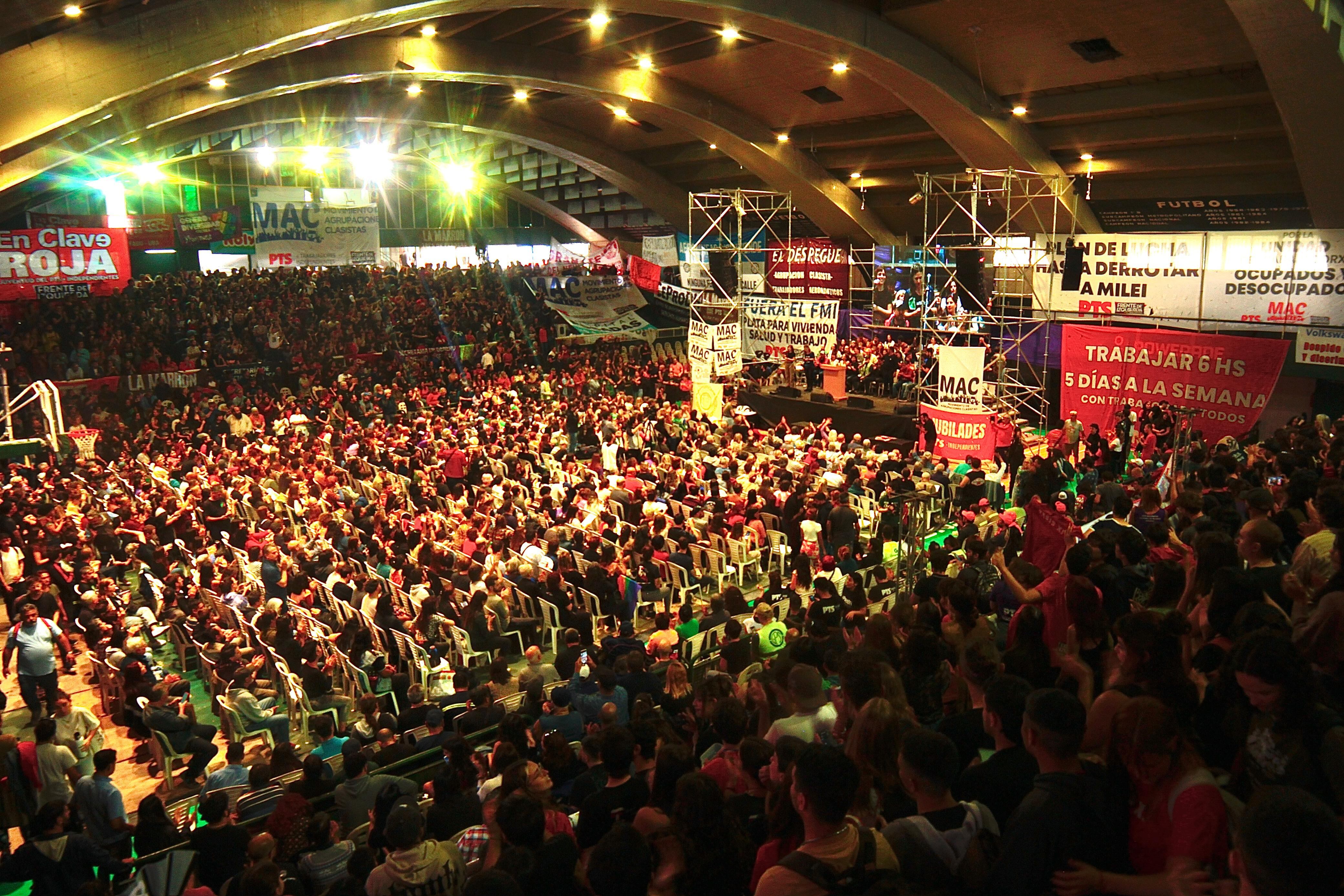 El encuentro tuvo lugar en el estadio cubierto de Ferro