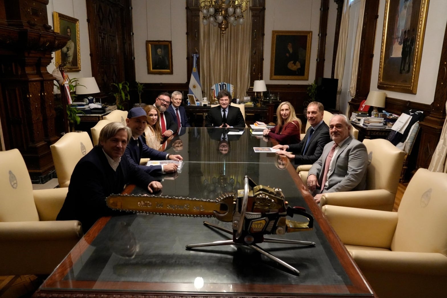 Imagen de archivo de cuando el Presidente Javier Milei se reunió con los directivos de Tesla David Feinstein, Karen Steakley y Stephan Spazier