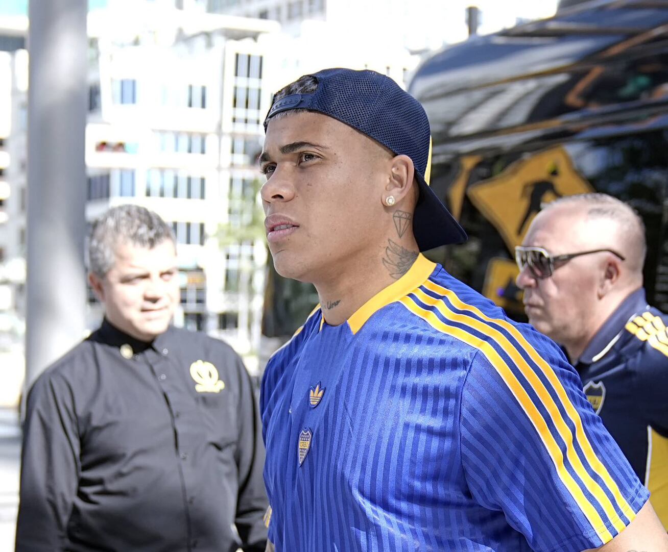 Ayrton Costa llegó a Estados Unidos para jugar el Mundial de Clubes cuando el club destrabó el trámite de su visa.