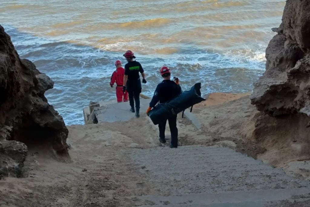 Quién era la mujer que murió al caer de una escalera en Mar del Plata 7 El equipo de rescate asistió al lugar inmediatamente