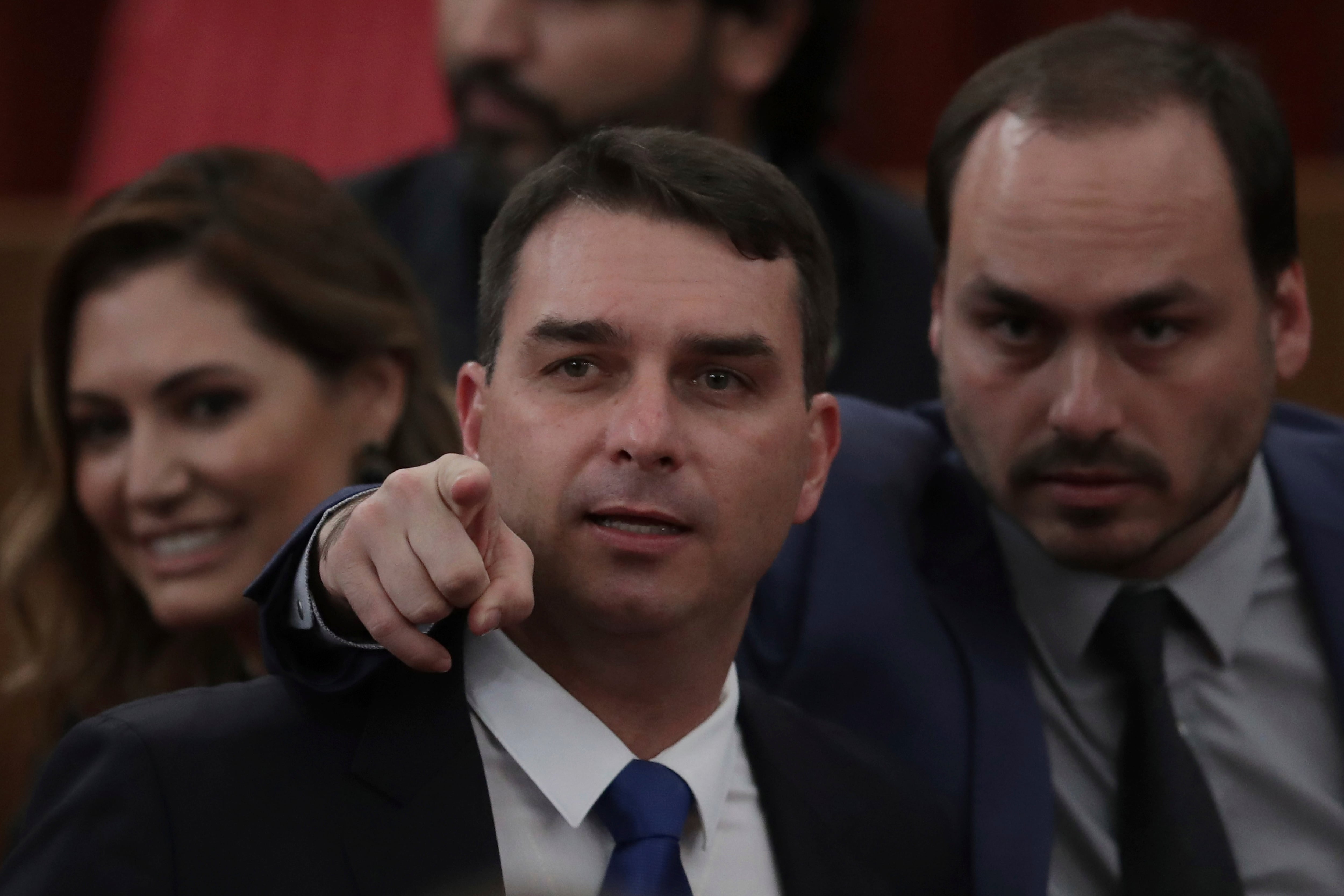 Tras los ataques en el Caribe, el hijo de Bolsonaro instó a EE.UU. a bombardear lanchas narcos en Brasil
