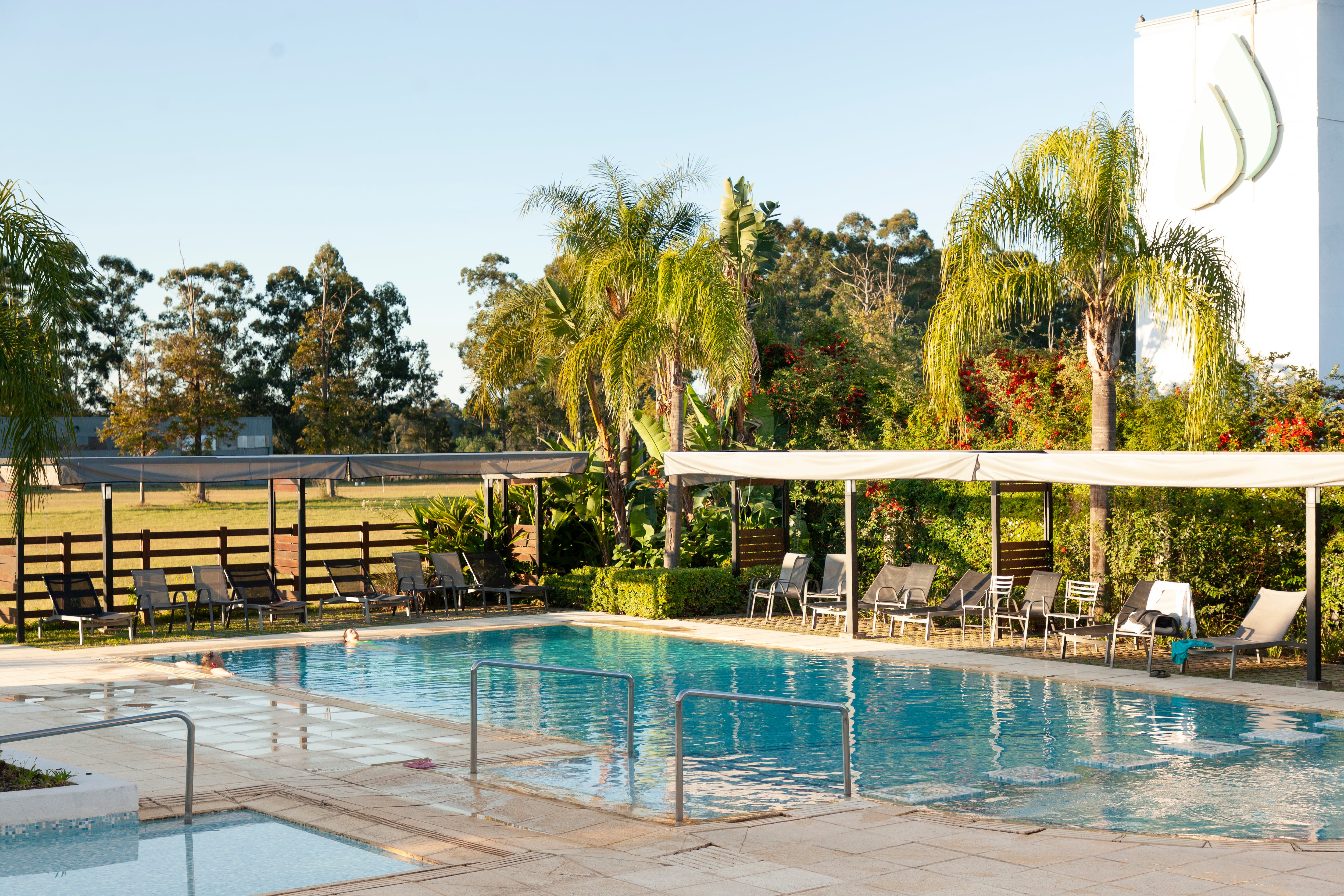 Las piletas de agua termal del Mayim Hotel Termal & Spa.