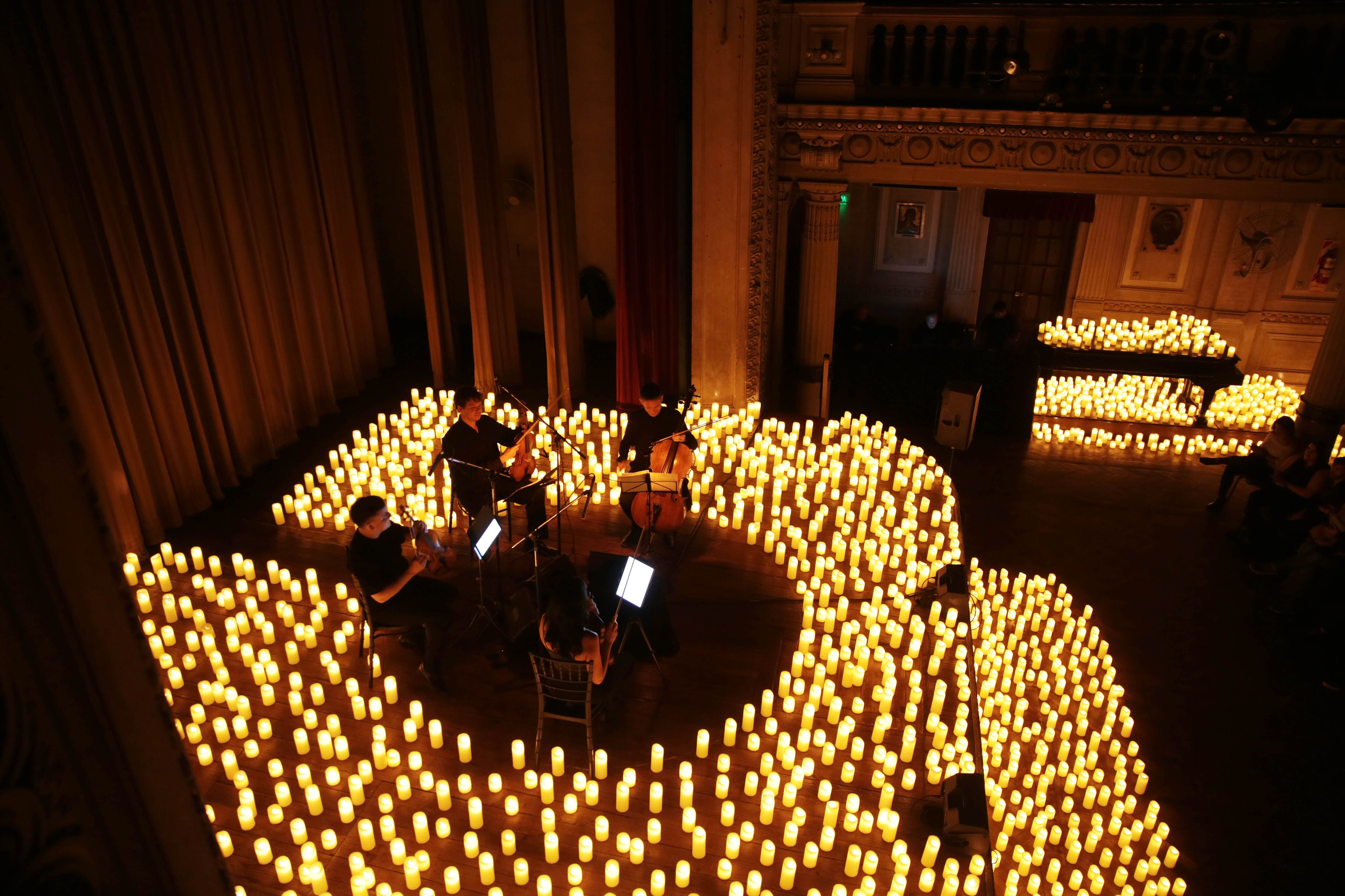 ¿Qué es Candlelight? Música en vivo, como se escuchaba hace doscientos años, a la luz de las velas