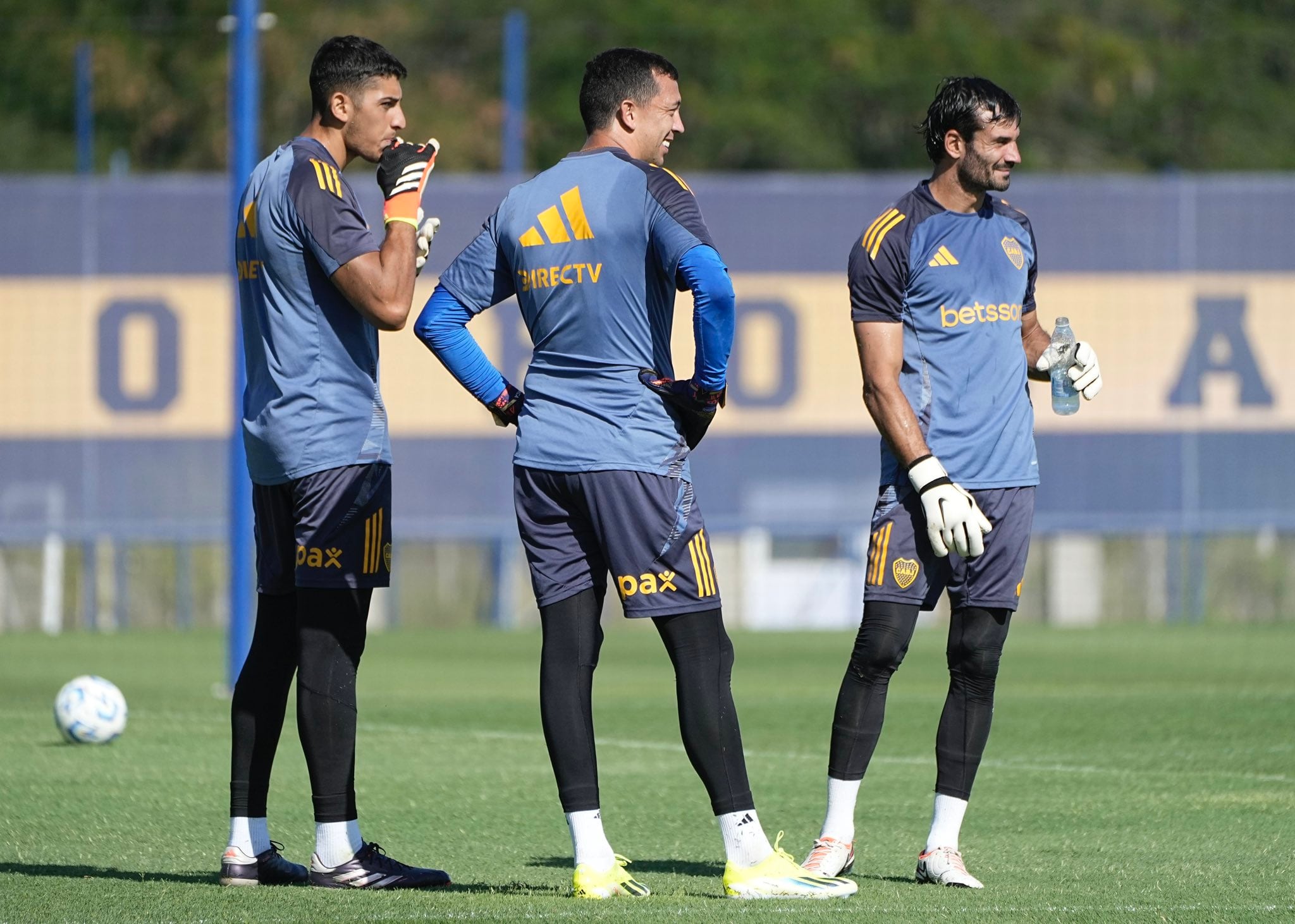 Leandro Brey y Agustín Marchesín se lesionaron en sendos partidos ante Barcelona de Ecuador y Javier García (der.) volvió a jugar luego de más de dos años