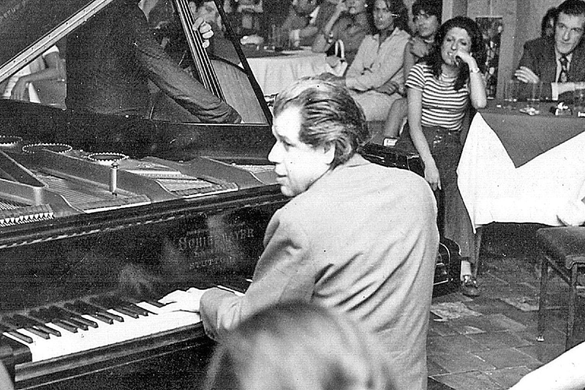 Enrique Mono Villegas, en clima de café concert