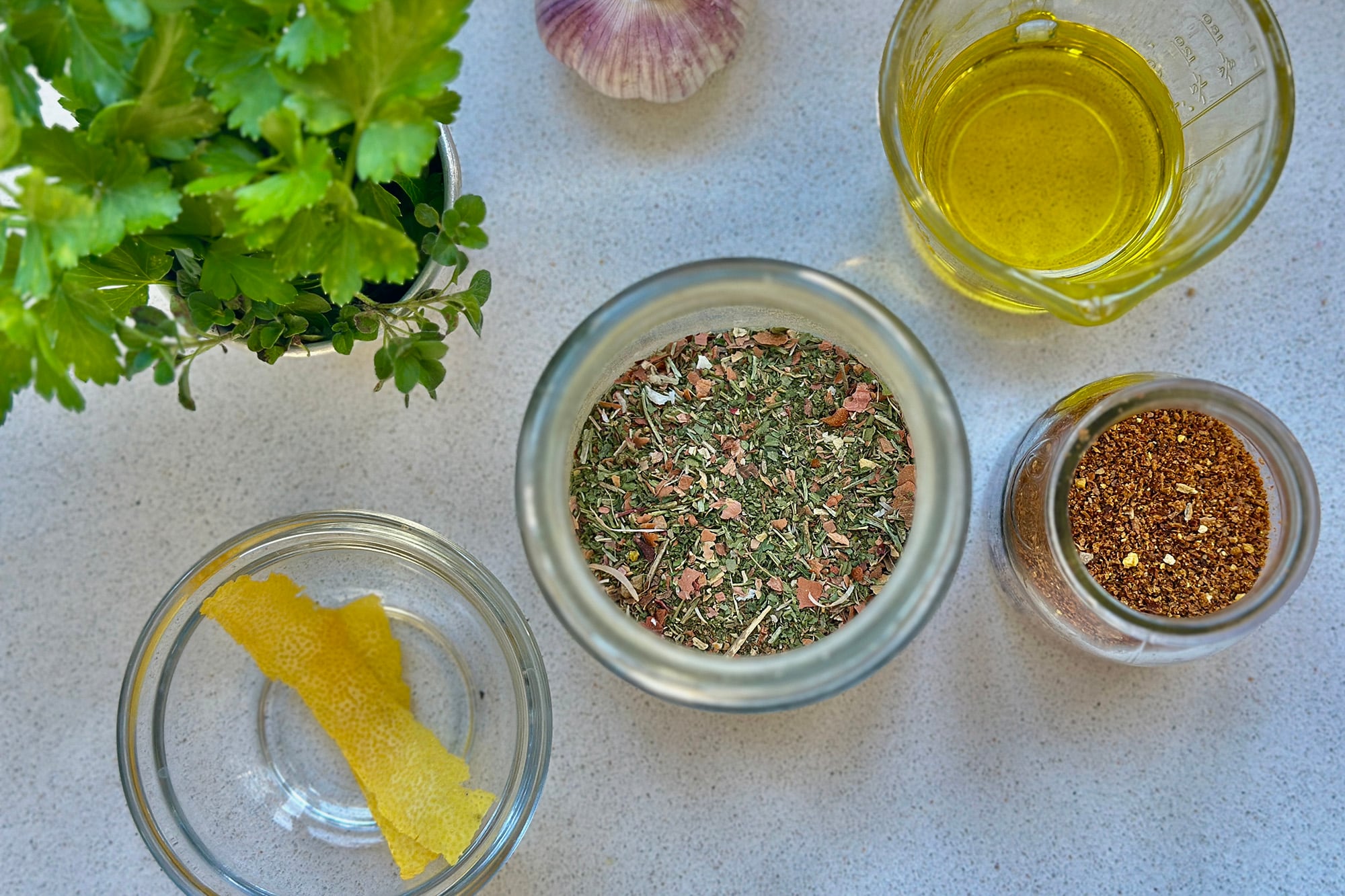 Perejil, ajo, pimentón y miso son algunos de los ingredientes que aportan sabor