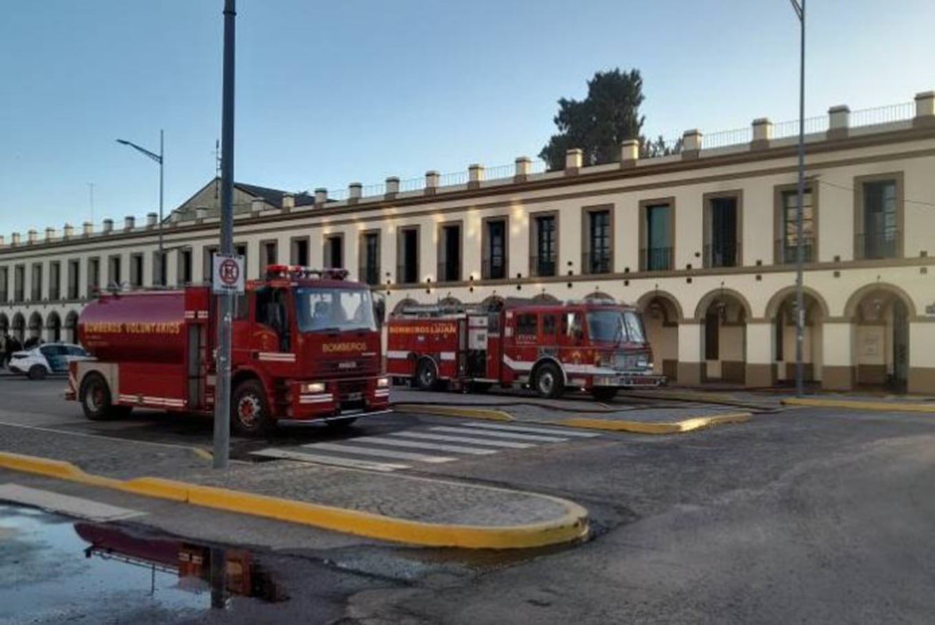 Se incendió el Museo Enrique Udaondo, en Luján, y se perdió parte de la Biblioteca Peña
