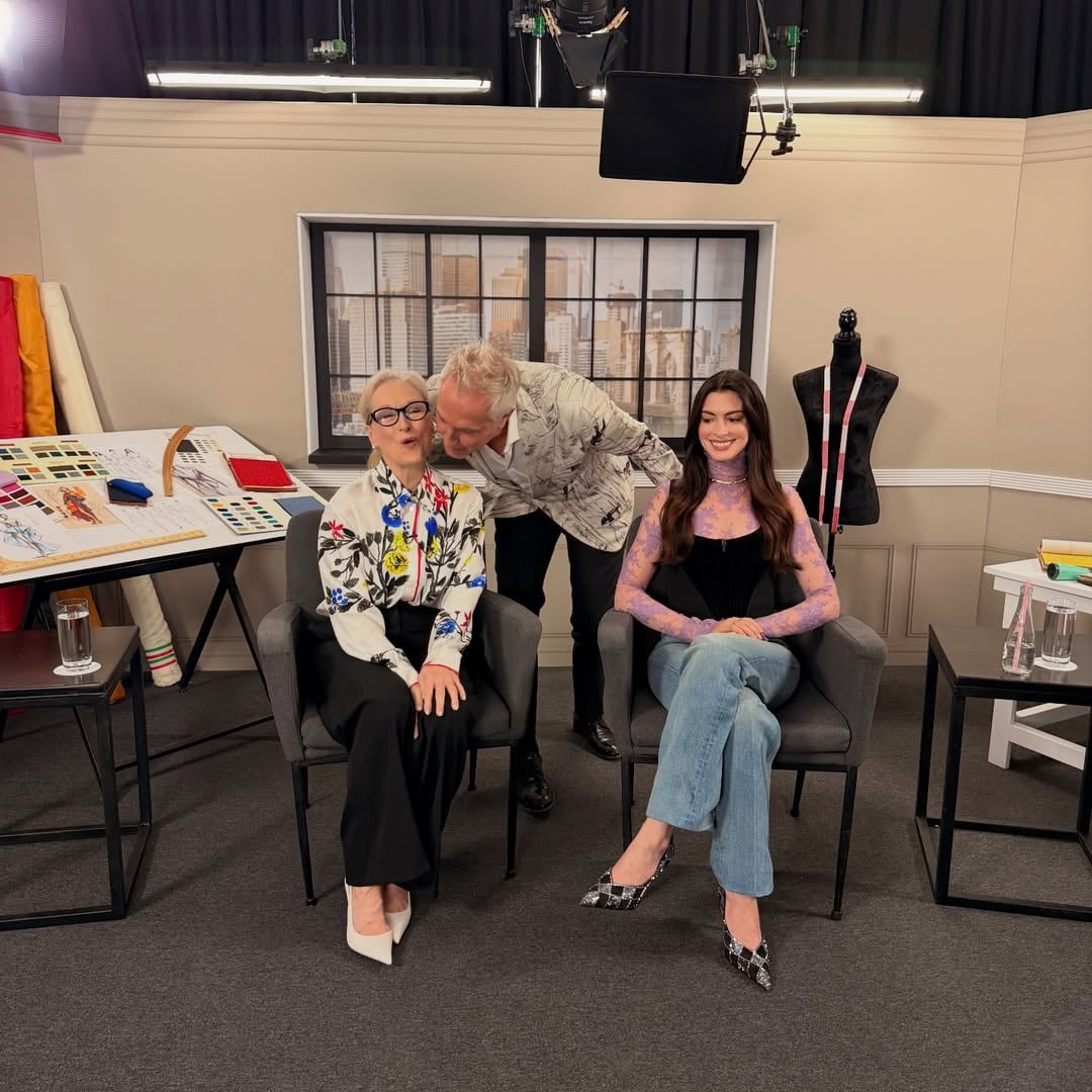 Marley inclinándose hacia Streep en un gesto de afecto, mientras ella responde con una expresión pícara (Foto: Instagram/@marley_ok)