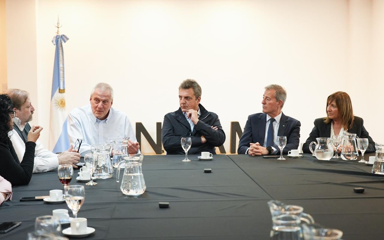 Massa se reunió con quince rectores de universidades