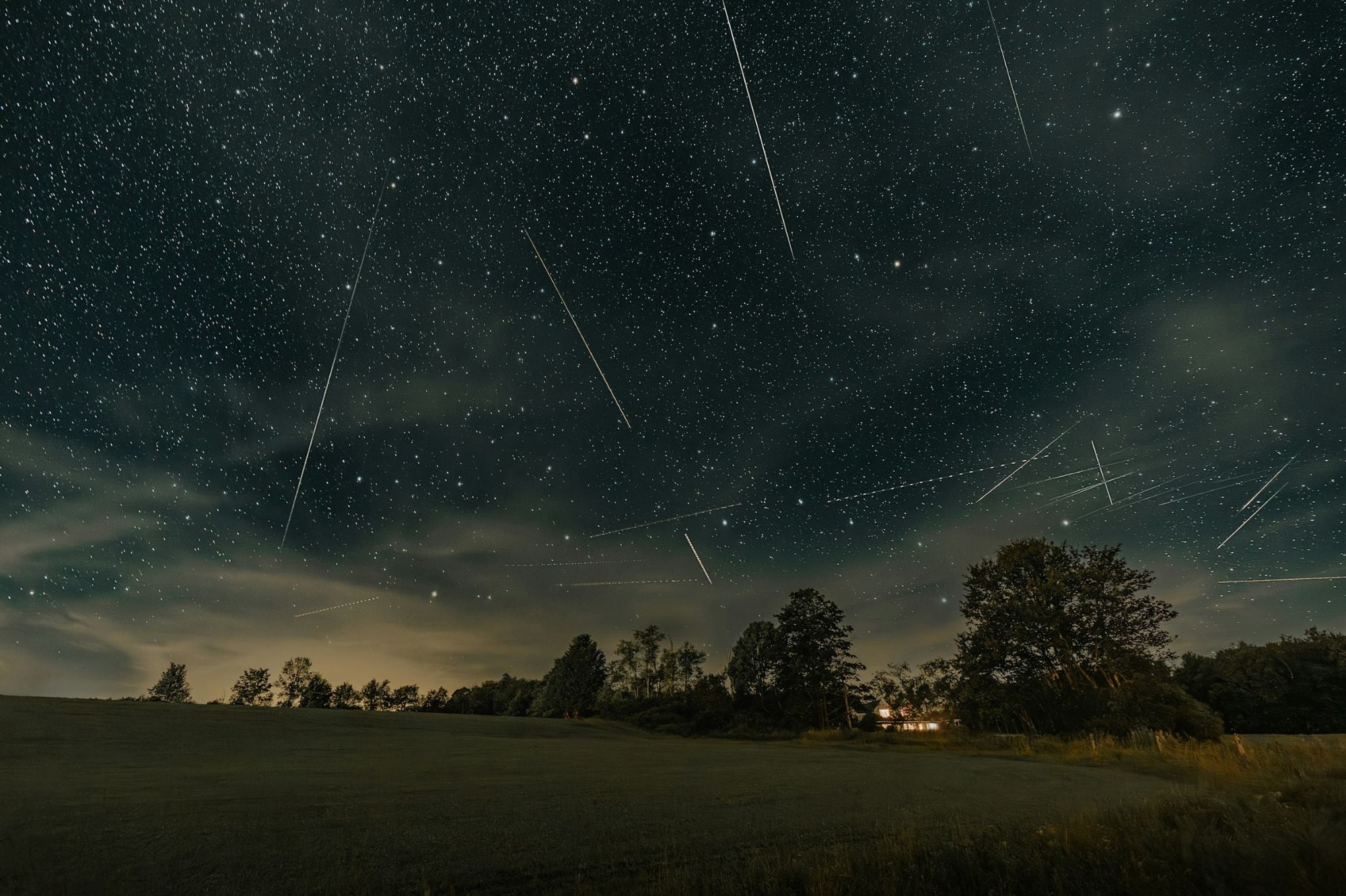 Todos los fenómenos astronómicos que pasarán por EE.UU. en 2026: desde lluvia de estrellas hasta cometas