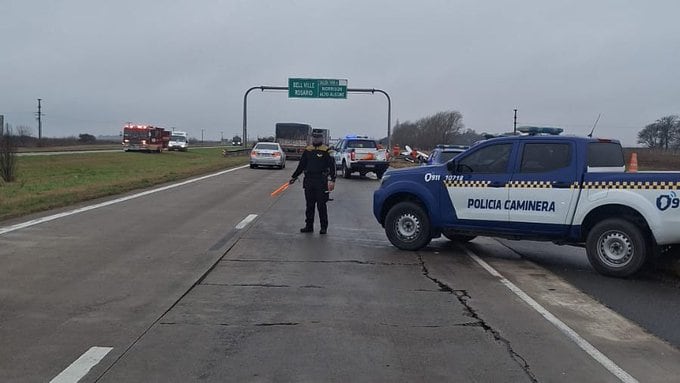 El accidente ocurrió en el kilómetro 515 de la autopista Córdoba-Rosario - Policía Caminera